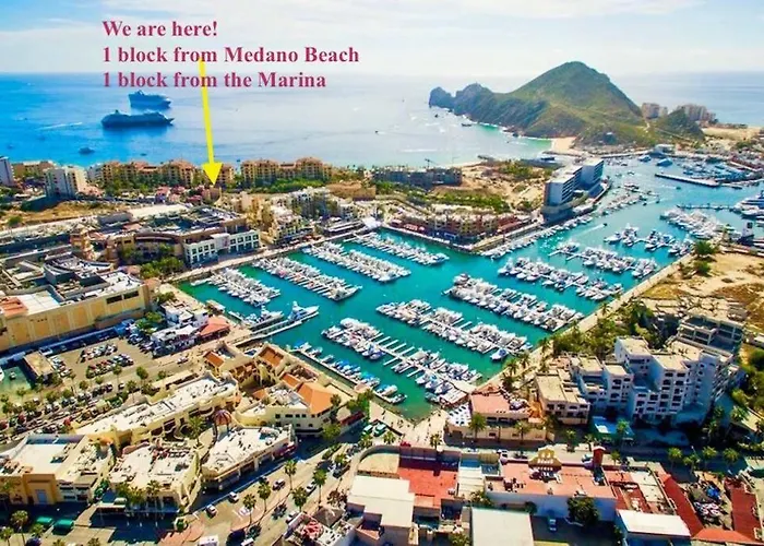 Beachside Bliss Studio, Walk To The Marina And Apartment *