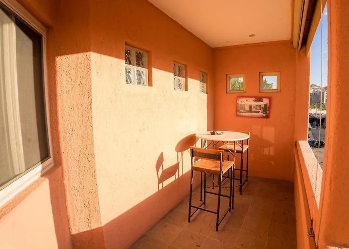 Beachside Bliss Studio, Walk To The Marina And